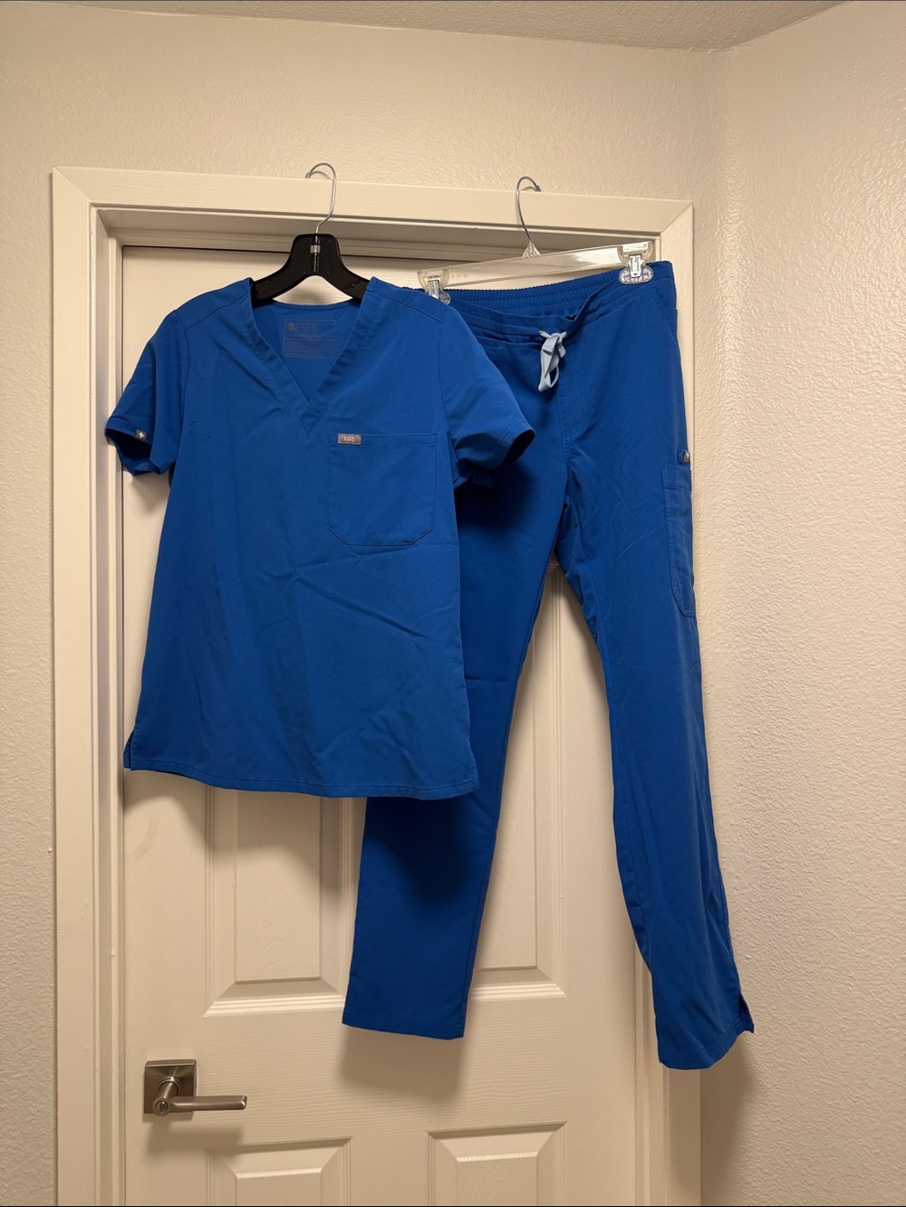 Figs Women's Scrub Set